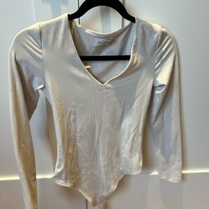 Babaton (Aritzia) Contour V-Neck Long Sleeve Bodysuit